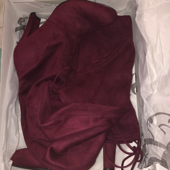 Knee high boots - Picture 1 of 3